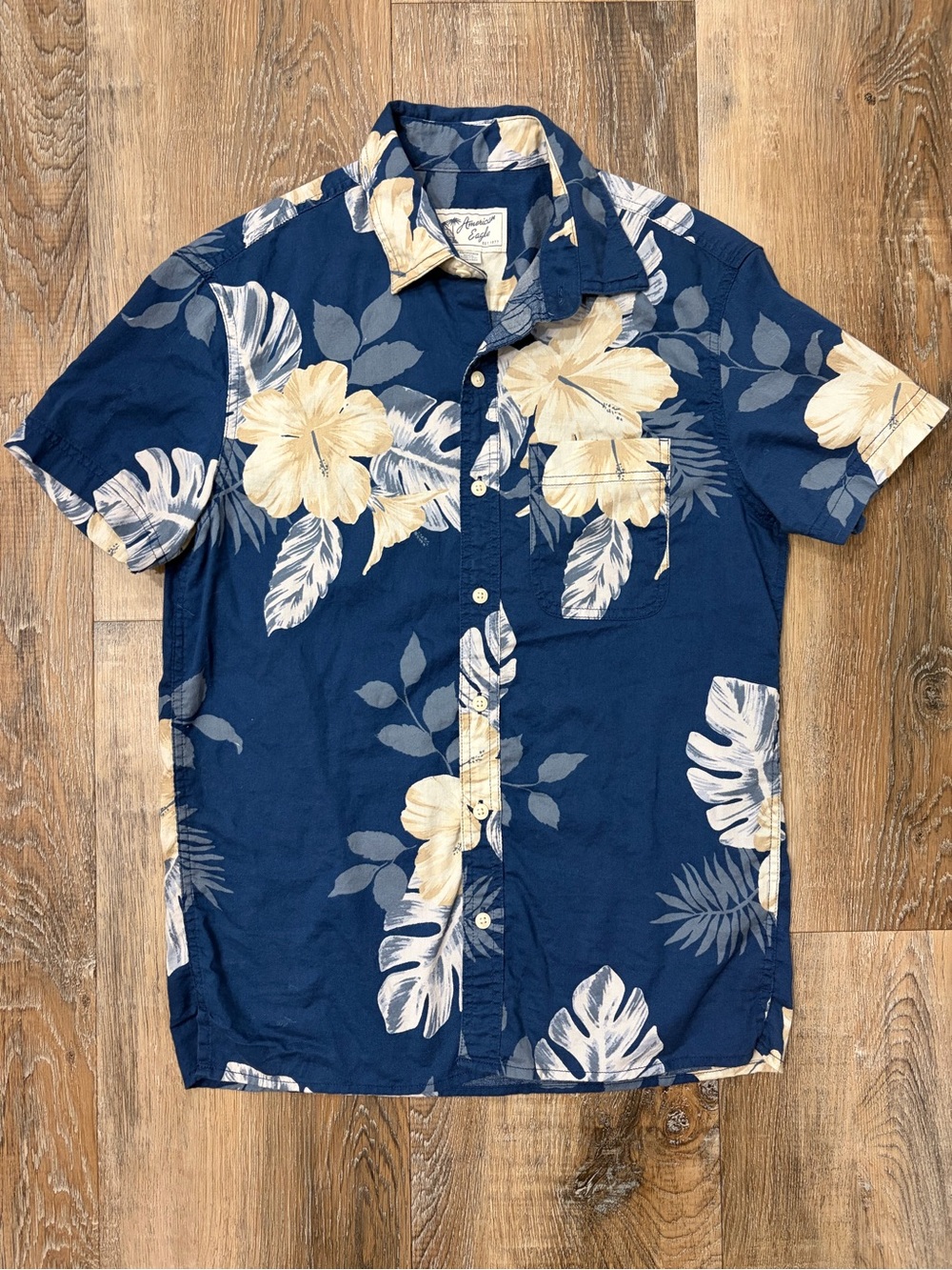 American Eagle Outfitters Navy Short-Sleeve Floral Button-Up Men’s X-Small